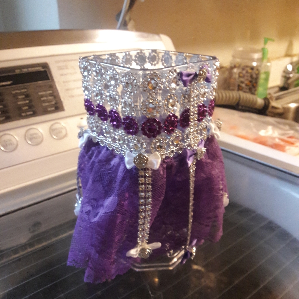 Candy dish
